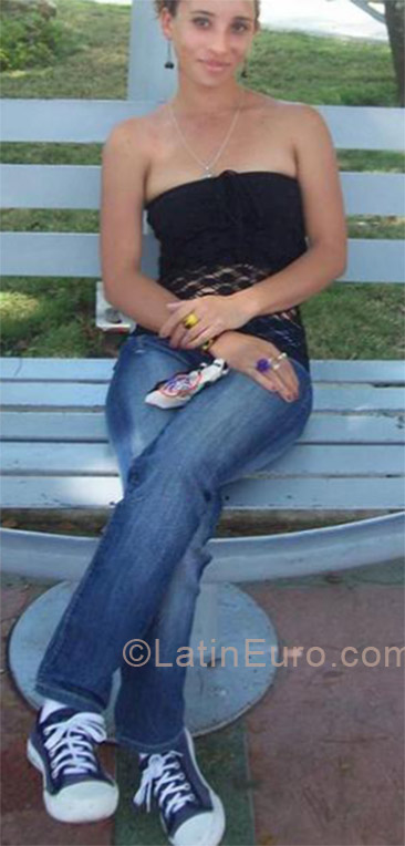 Date this delightful Dominican Republic girl Melania from Bonao DO12858