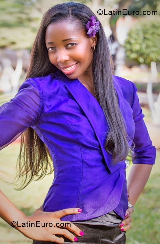 Date this exotic Angola girl Carla from Luanda AO72
