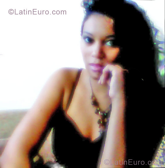 Date this hard body Brazil girl Mayara from Campinas BR7182