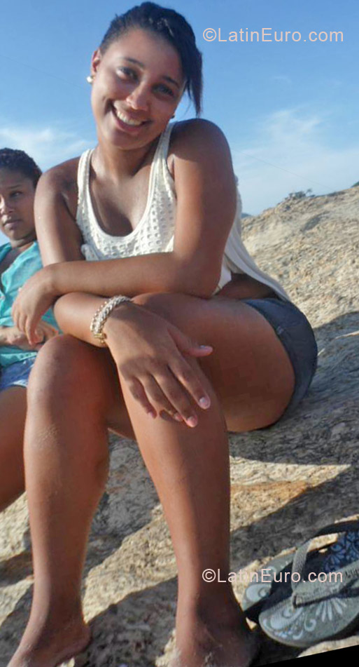 Date this attractive Brazil girl Kassiani from Rio De Janeiro BR7183