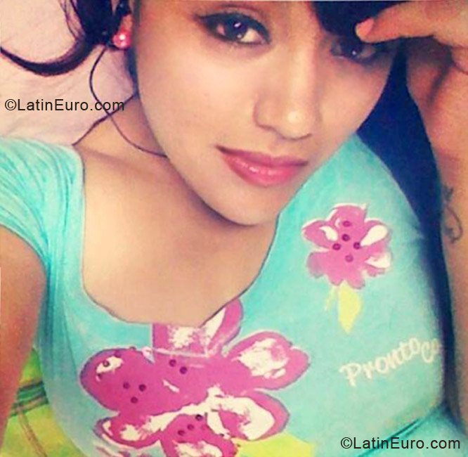 Date this young Colombia girl Sofia from Bogota CO11542