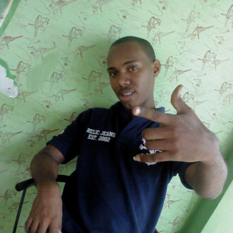 Date this nice looking Dominican Republic man Luisito from Santo Domingo DO13146