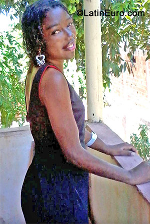 Date this stunning Brazil girl Josilene from Cachoeiro De Itapemirim BR7241