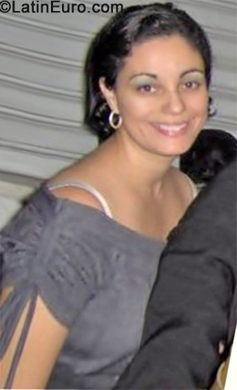 Date this foxy Brazil girl Suyanne from Fortaleza BR7271