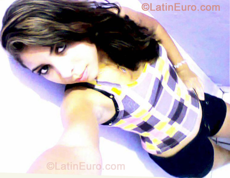 Date this fun Brazil girl Yara from Belem BR7276