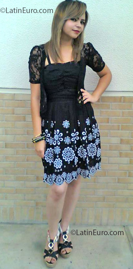 Date this foxy Brazil girl Leticia from Recife BR7334