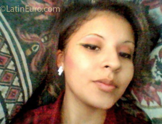 Date this voluptuous Honduras girl Sarai from Tegucigalpa HN790