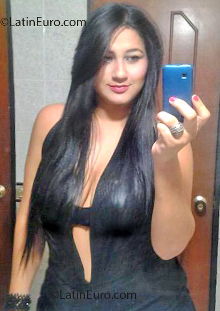 Date this attractive Colombia girl Sue from Barranquilla CO15163