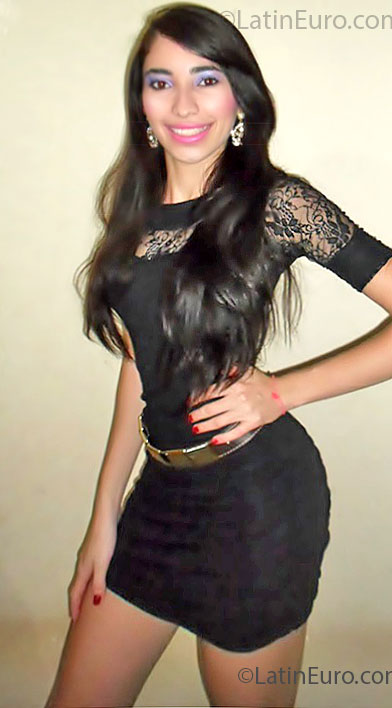 Date this sultry Brazil girl Tatyille from Goiania BR7373
