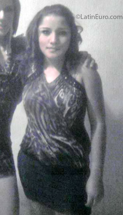 Date this pretty Mexico girl Estefania from Torreon MX824