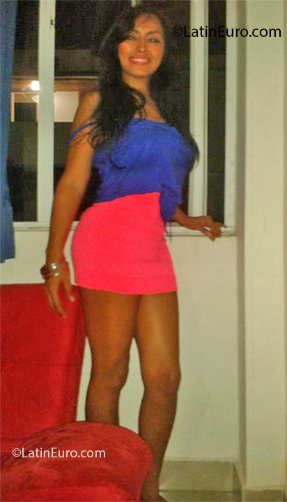 Date this beautiful Colombia girl Gisella from Barranquilla CO11962
