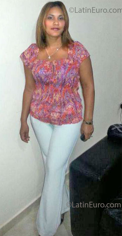 Date this good-looking Dominican Republic girl Yani from Puerto Plata DO14260