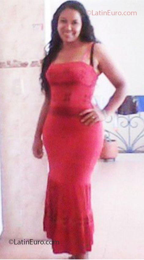 Date this cute Colombia girl Dallana from Cali CO12092