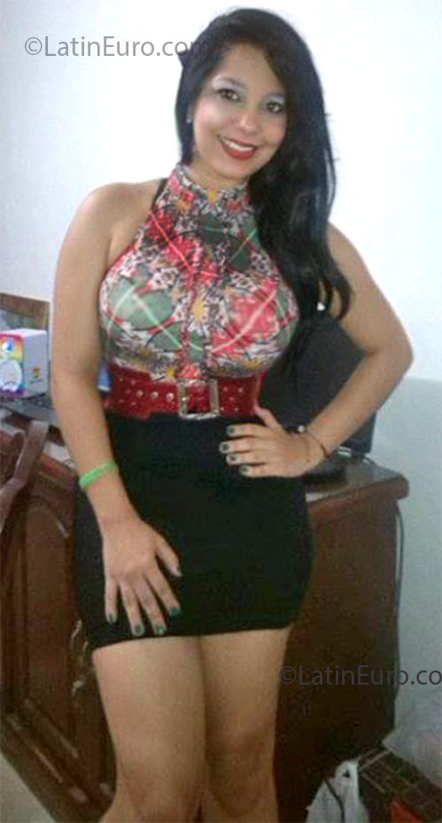 Date this fun Colombia girl Maria from Barranquilla CO17042