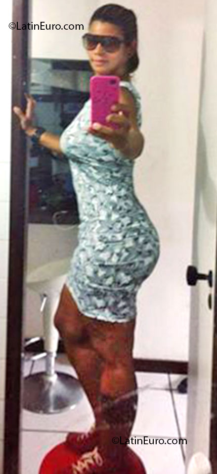 Date this passionate Brazil girl Maihira from Salvador BR7490