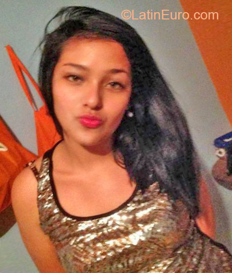 Date this hot Colombia girl STEFANNYA MEDIN from Florencia-caqueta CO12247