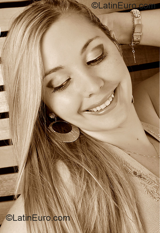 Date this sensual Brazil girl Vanessa from Sao Paulo BR7543