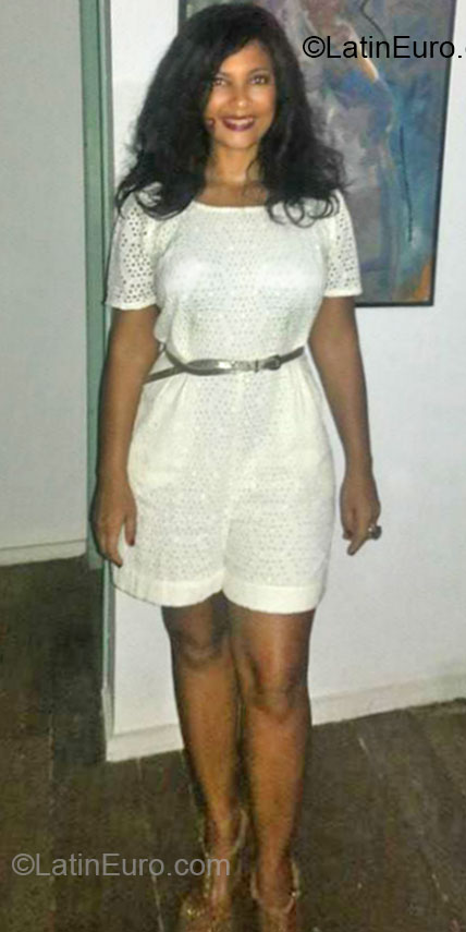 Date this hard body Brazil girl Valessa from Rio de Janeiro BR8759