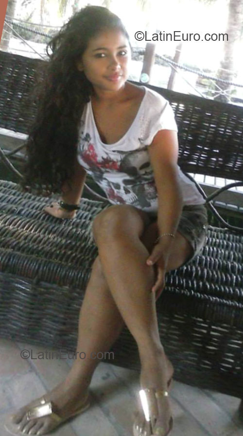 Date this voluptuous Brazil girl Maria from Fortaleza BR7605