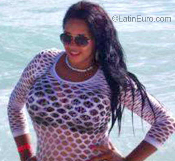 Date this hot Dominican Republic girl Yenifer from Santiago DO14988