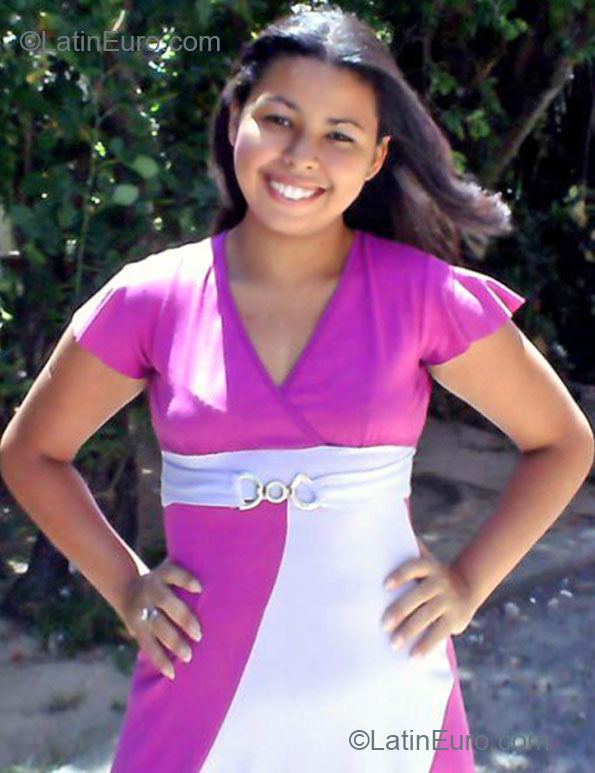 Date this happy Brazil girl Marils from Recife BR7653