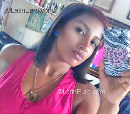 Date this tall Dominican Republic girl YESSY from San Francisco De Macoris DO15103