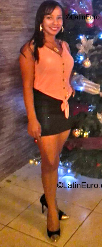 Date this happy Colombia girl Angie from Medellin CO12576