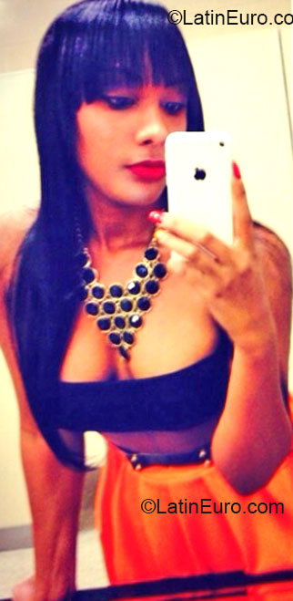 Date this athletic Dominican Republic girl Michell from Santo Domingo DO15186