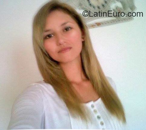 Date this fun Colombia girl Connie from Bogota CO16473