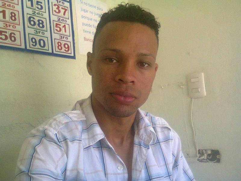Date this georgeous Dominican Republic man Juan carlos ros from La Vega DO15329