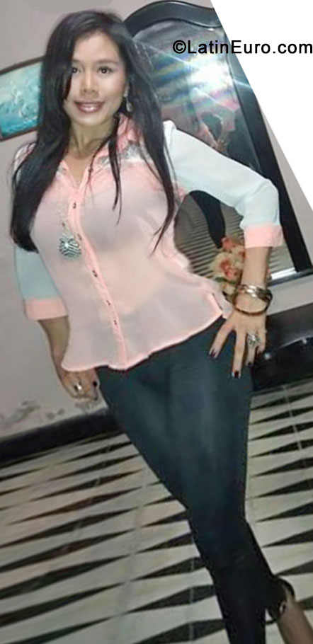 Date this hard body Colombia girl Adriana lucia from Cartagena CO15632