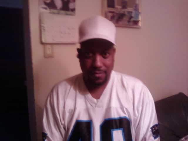 Date this sultry United States man Phillip from Chicago US14158