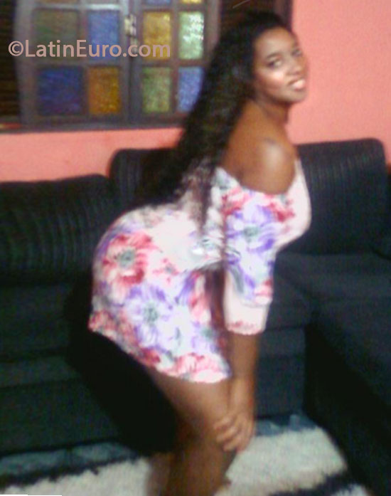 Date this nice looking Brazil girl Karina from Vitoria BR7802