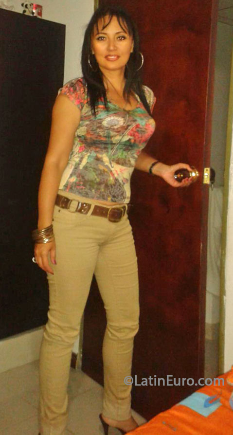 Date this gorgeous Colombia girl Diana aydee from Palmira CO13045
