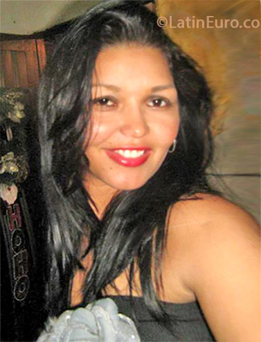 Date this foxy Colombia girl Erika patricia from Barranquilla CO13073