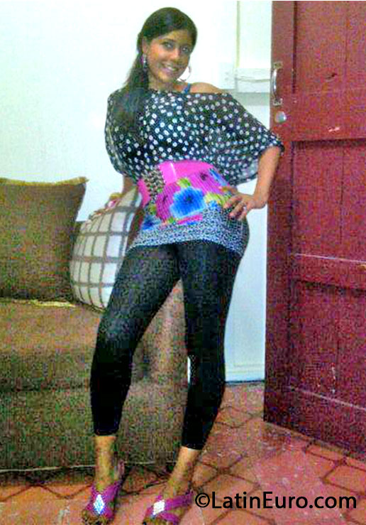 Date this good-looking Dominican Republic girl Yaely lara from San Cristobal DO16131