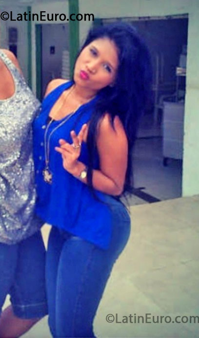 Date this charming Colombia girl Yeimis from Barranquilla CO13231