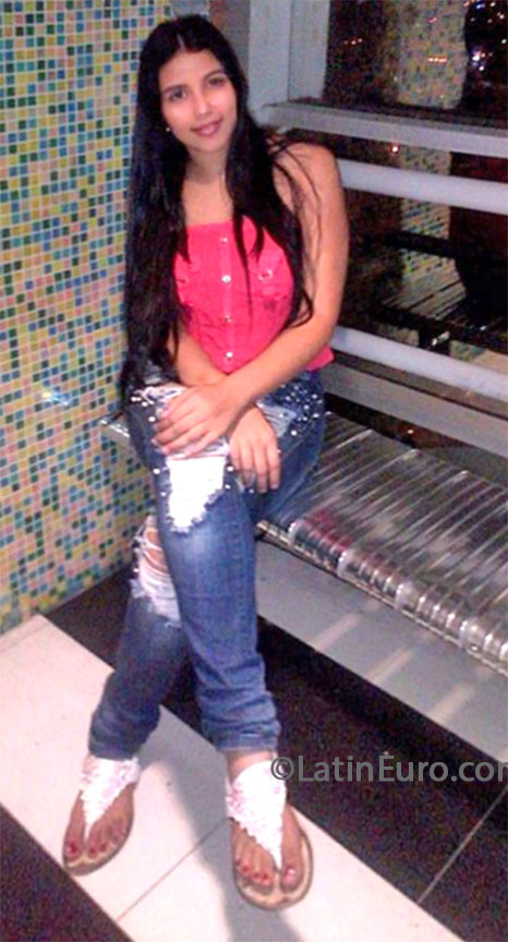 Date this lovely Colombia girl Mary from Medellin CO13257