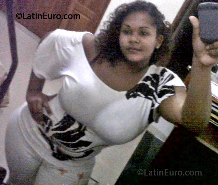 Date this hot Dominican Republic girl Yariza from San Pedro De Macoris DO16269