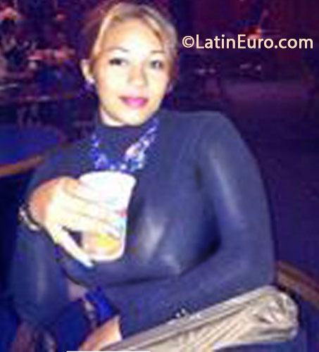 Date this happy Dominican Republic girl ROSINA from Santo Domingo DO31908