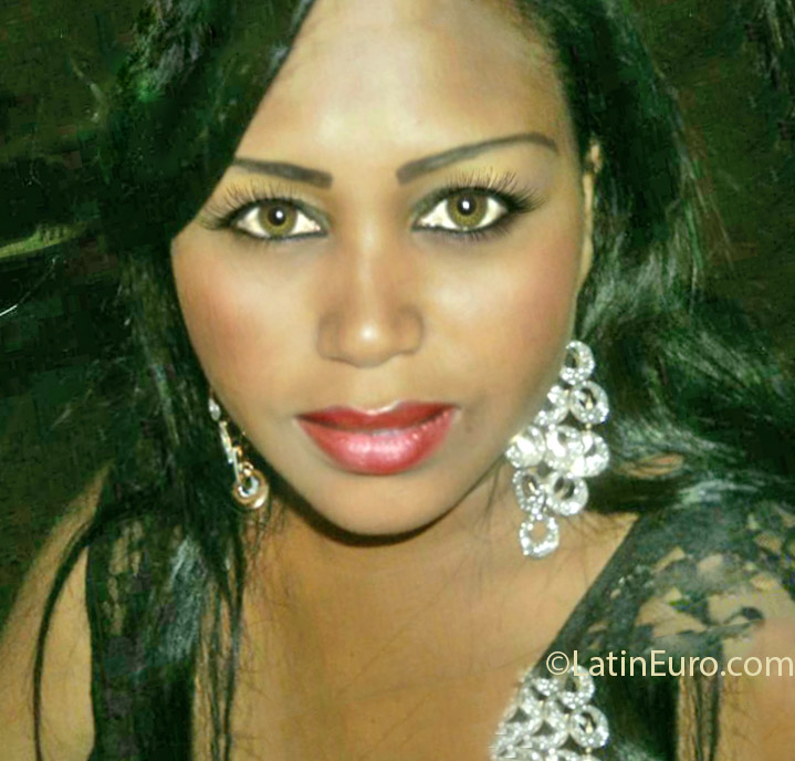 Date this charming Colombia girl Dayana from Cali CO13853