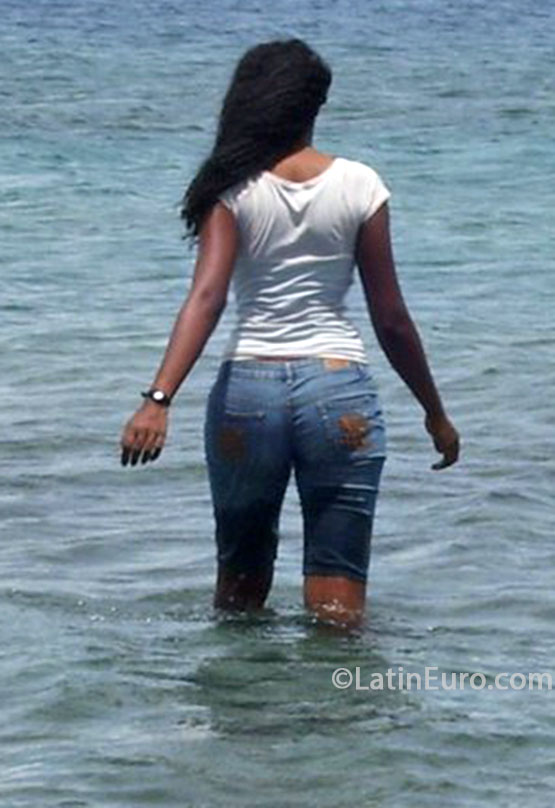 Date this stunning Dominican Republic girl Yasiry from Santo Domingo DO20801