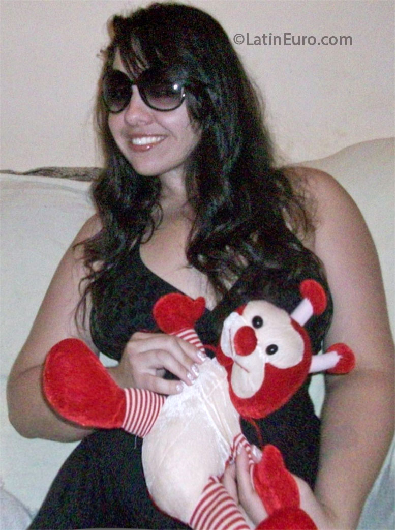 Date this fun Brazil girl Paty from Rio De Janeiro BR8100