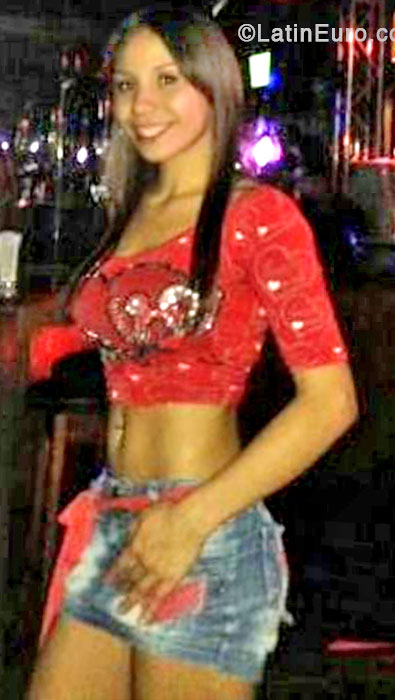 Date this hard body Costa Rica girl Lau from Sanjose CR264