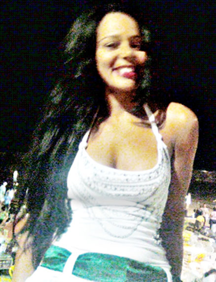 Date this stunning Brazil girl Aide from Salvador BR8162
