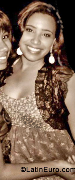 Date this hard body Brazil girl Layne from Sao Jose Da Safira BR8187