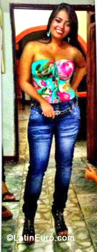 Date this foxy Colombia girl Carolina from Cali CO14315
