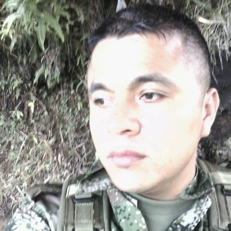 Date this tall Colombia man Andres gonzales from Neiva CO14403