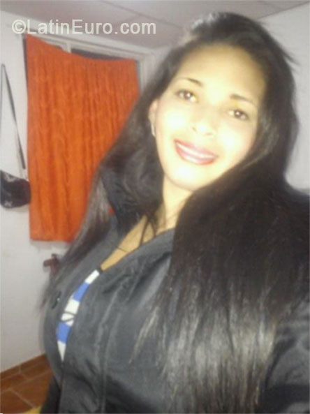 Date this stunning Colombia girl Lina from Bogota CO14438