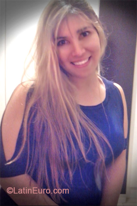 Date this charming Brazil girl Elizangela from Curitiba BR8362
